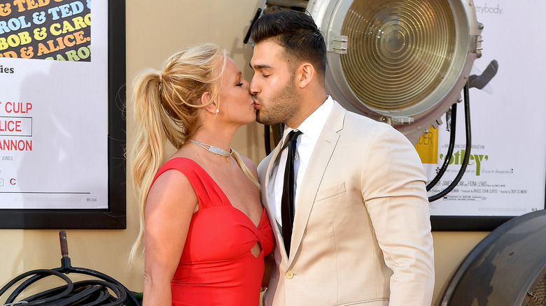 Britney Spears and Sam Asghari kissing
