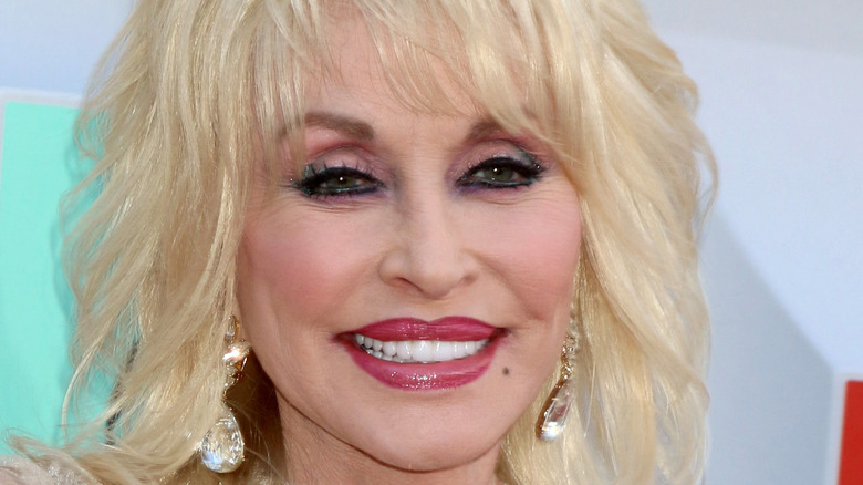 Dolly Parton smiling 