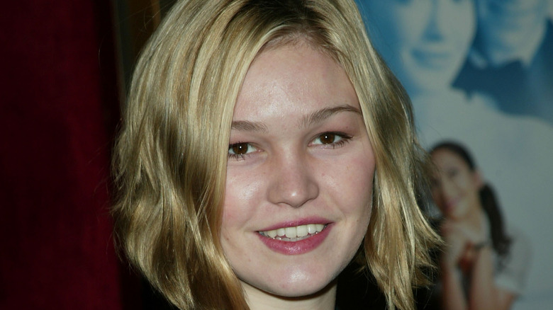 Julia Stiles smiling