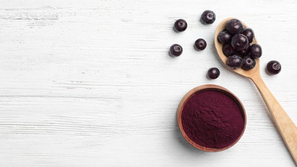 acai fruit and powder