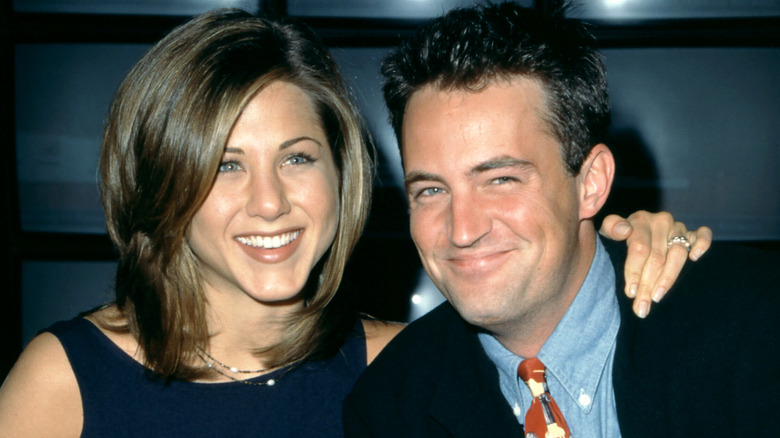 Jennifer Aniston and Matthew Perry smiling