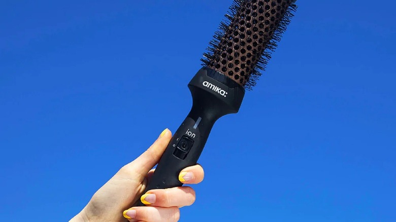 amika thermal hair brush