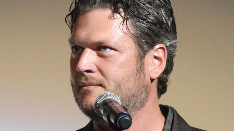 Blake Shelton on stage 
