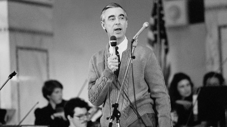 Mr. Rogers speaking at the Chicago Public Library