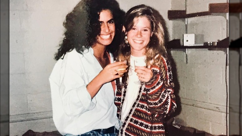 Throwback photo of Julie Bowen with a friend