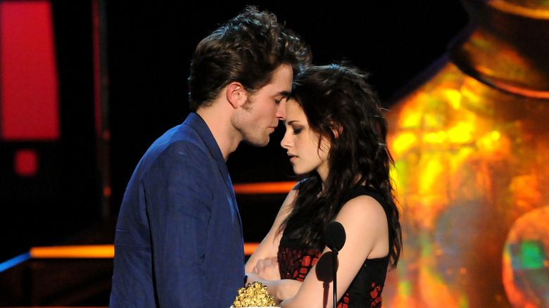 Robert Pattinson and Kristen Stewart in May 2009