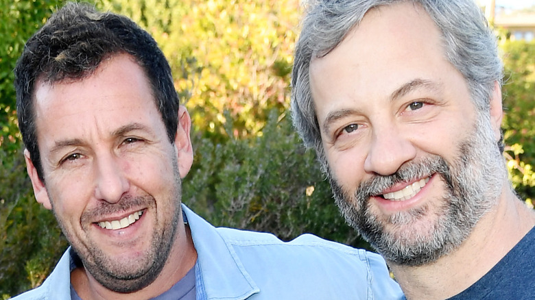 Adam Sandler and Judd Apatow posing