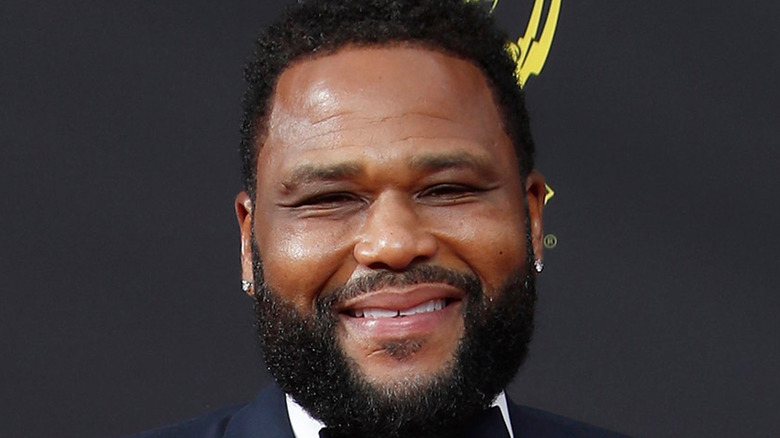 Anthony Anderson smiling 