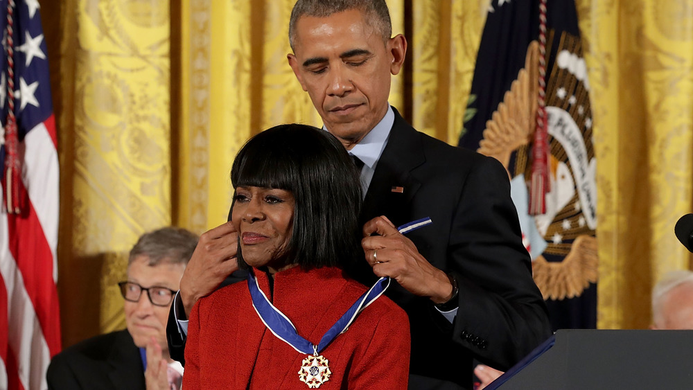Barack Obama placing the Medal of Freedom on Cicely Tyson