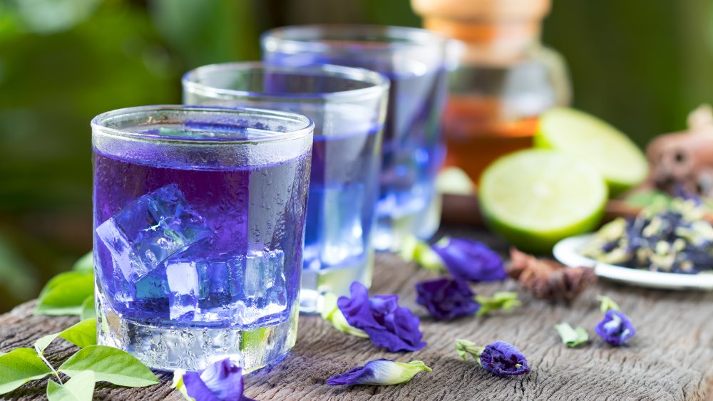 Butterfly pea flower drink