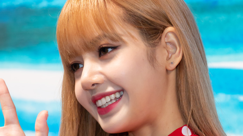 Blackpink's Lisa with the 'cheerful' eyebags