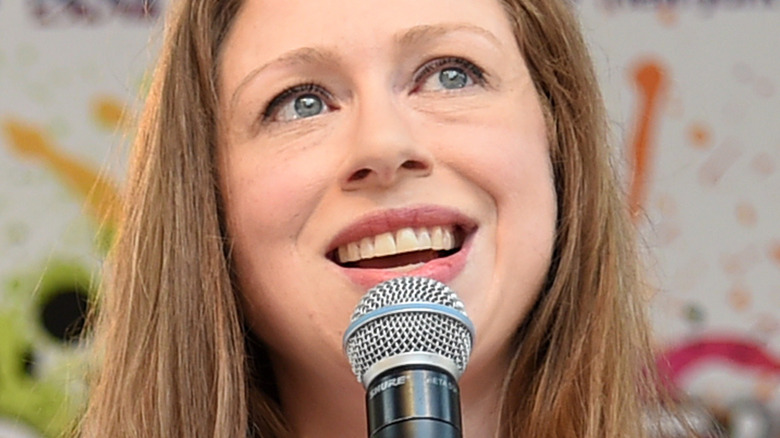 Pregnant Chelsea Clinton in 2019