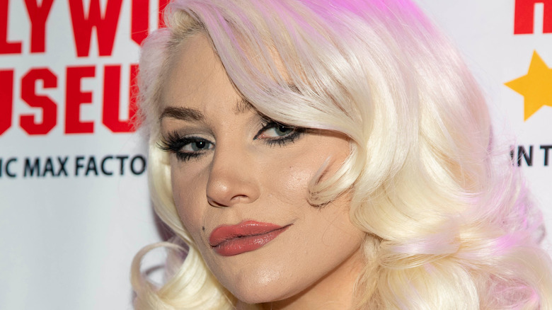 Courtney Stodden posing at event