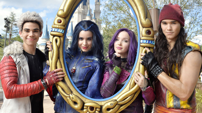 ROTTEN TO THE CORE [LYRICS] - FROM DISNEY'S DESCENDANTS 01 