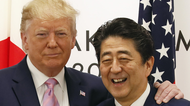 Donald Trump and Shinzo Abe posing