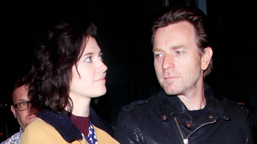 Ewan McGregor and Mary Elizabeth Winstead on a walk
