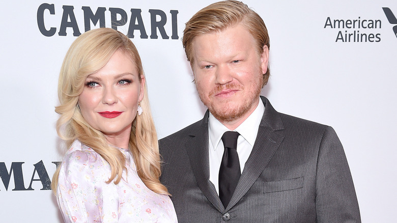 Kirsten Dunst, Jesse Plemons posing together