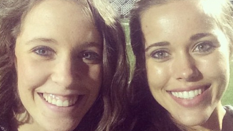 Jessa Seewald and Jill Dillard smiling