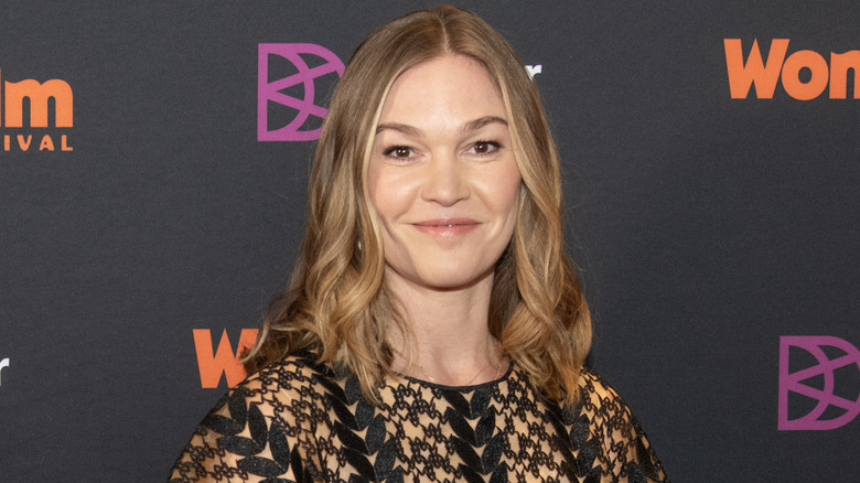 Julia Stiles blonde hair