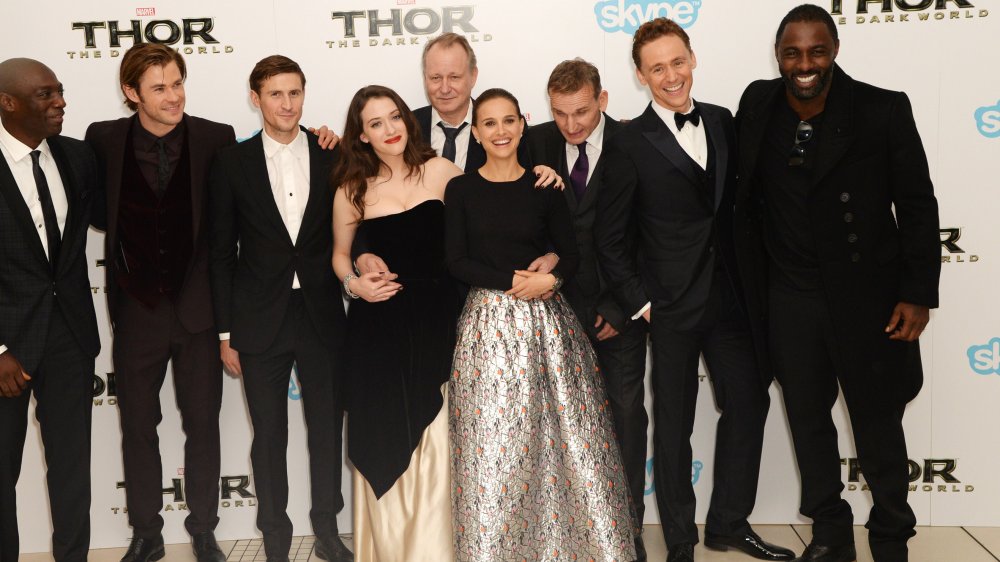 Kat Dennings and Natalie Portman with the rest of the Thor cast
