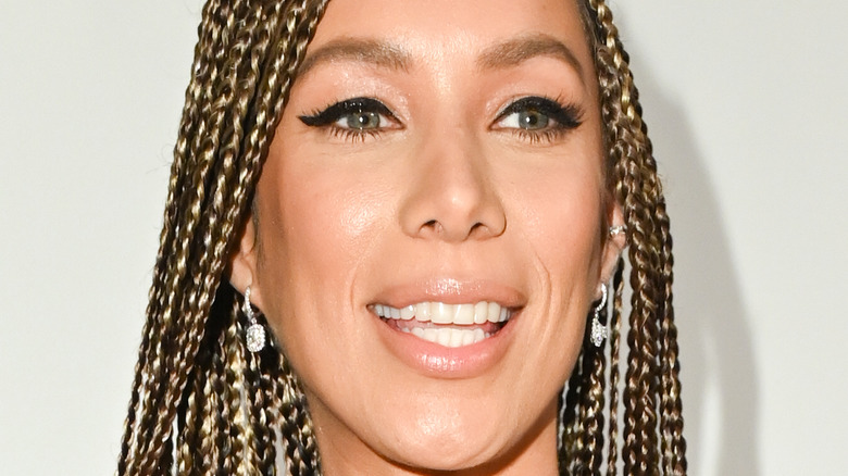 Leona Lewis smiled in black