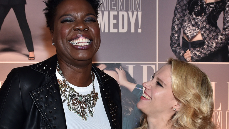 leslie jones kate mckinnon smiling