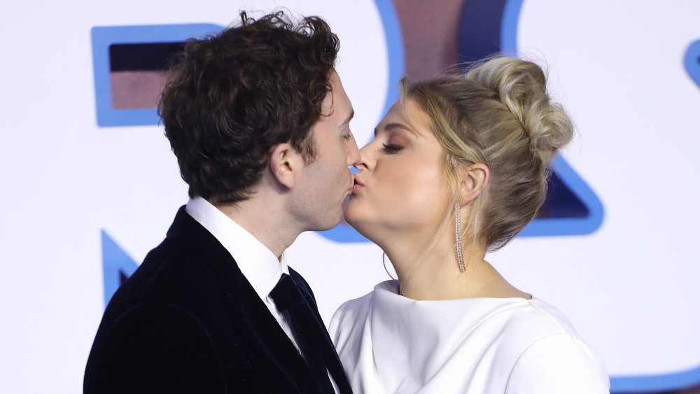 Meghan Trainor and Daryl Sabara smooching on the red carpet