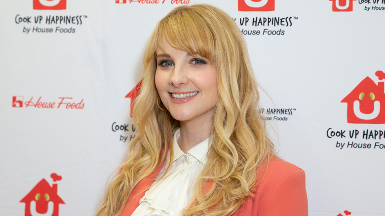 Melissa Rauch smiling