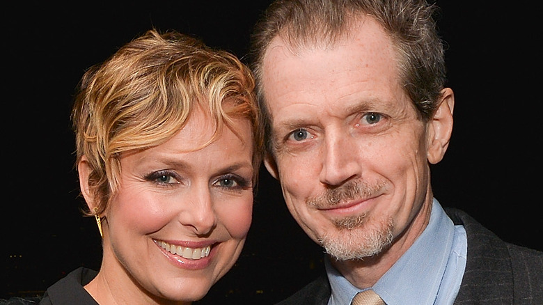 Melora Hardin and Gildart Jackson cuddle up