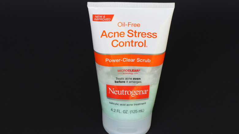 Neutrogena Acne Face Scrub