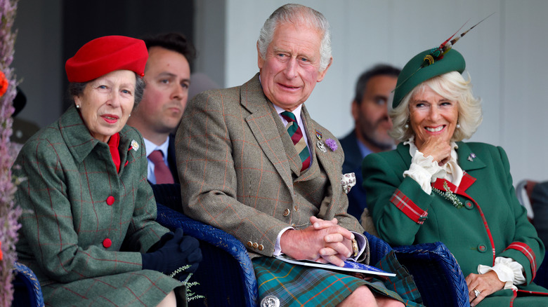 Does Princess Anne Curtsy To Camilla