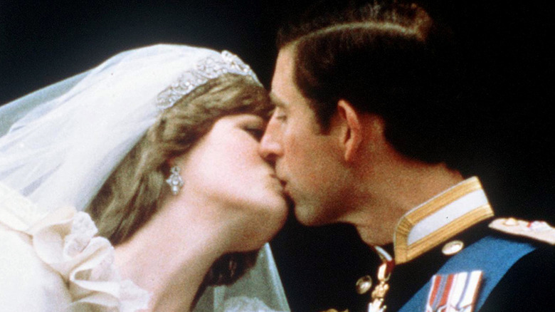 Princess Diana and Prince Charles wedding kiss