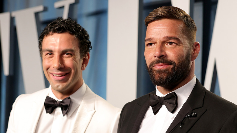 Ricky Martin and Jwan Yosef pose on the red carpet