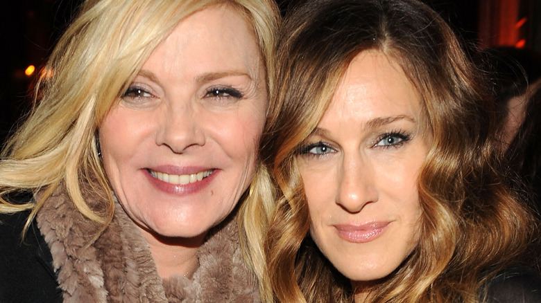 Sarah Jessica Parker and Kim Cattrall snuggle up