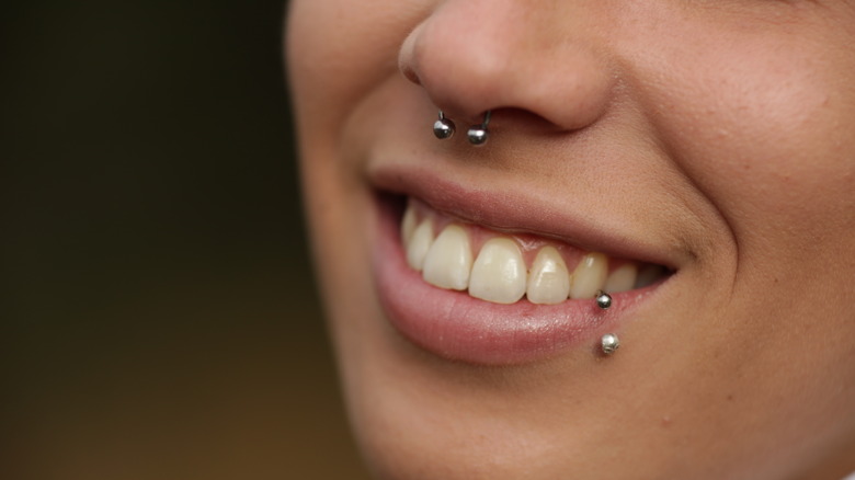 Staple Septum Retainer - Hidden Septum piercing - Small Piercing