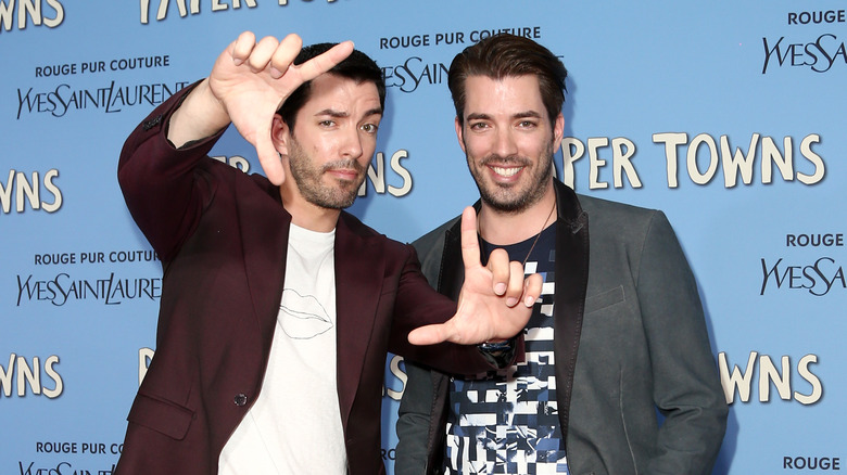 Property Brothers posing red carpet