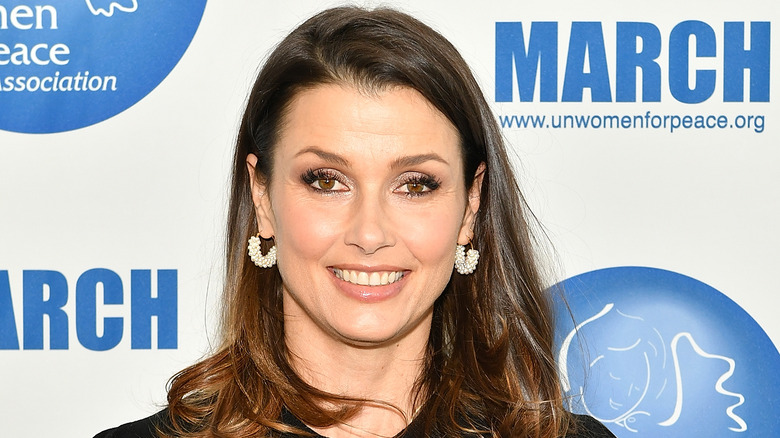 Bridget Moynahan smiling