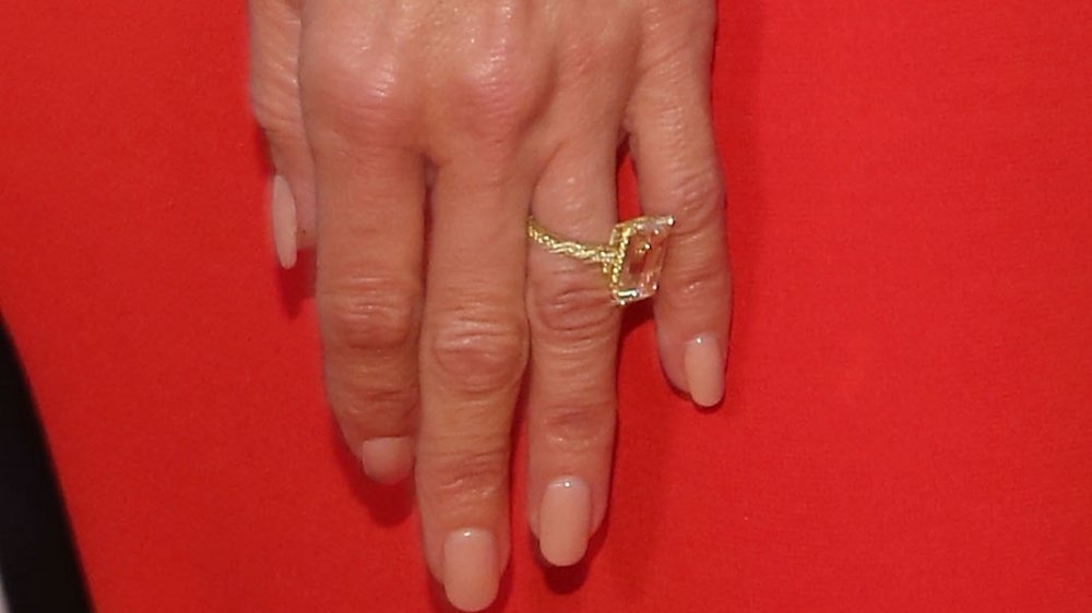 Victoria Beckham engagement ring 2015