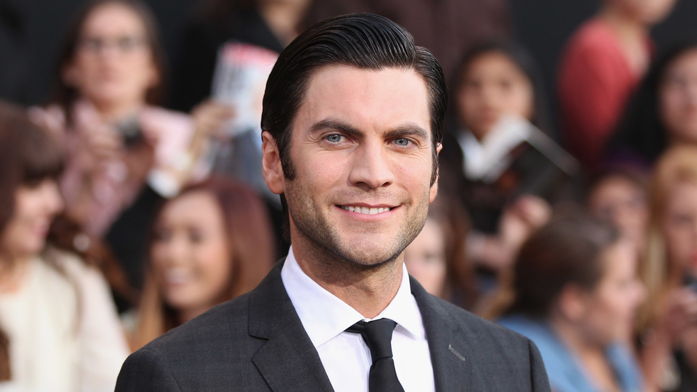 Wes Bentley smiles