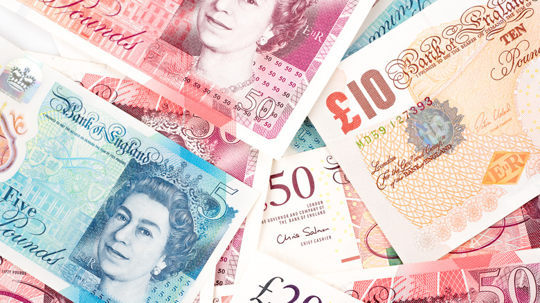British banknotes featuring Queen Elizabeth II