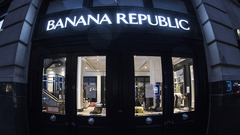 Banana Republic Storefront