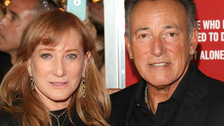 Close-up of Patti Scialfa and Bruce Springsteen