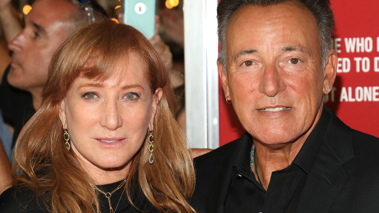 Close-up of Patti Scialfa and Bruce Springsteen