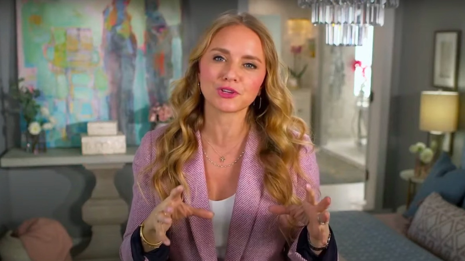 The Untold Truth Of HGTV's Bargain Mansions