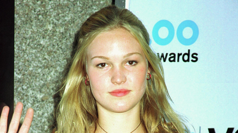 Julia Stiles staring awards show