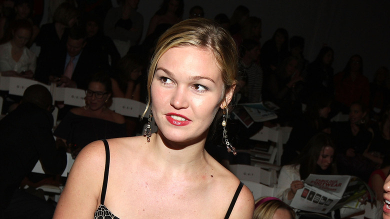 Julia Stiles looking side mouth open