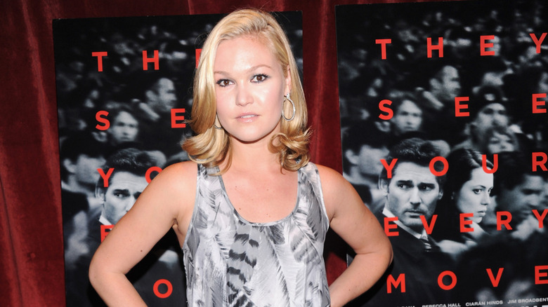 Julia Stiles gray dress