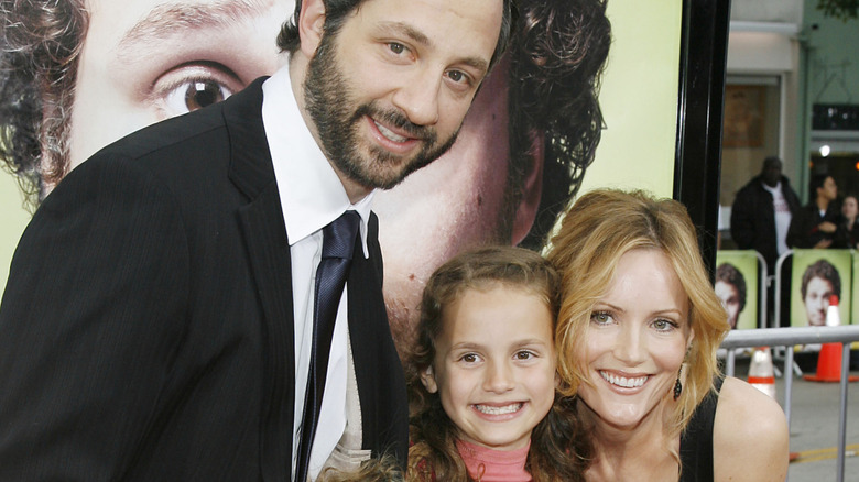 Maude Apatow and Leslie Mann smiling