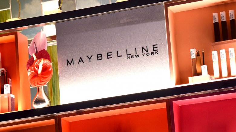 Maybelline display