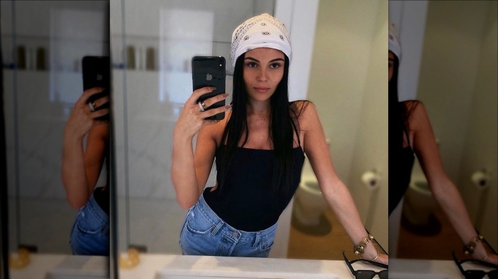 Olivia Jade Giannulli wearing a bandana in a  selfie